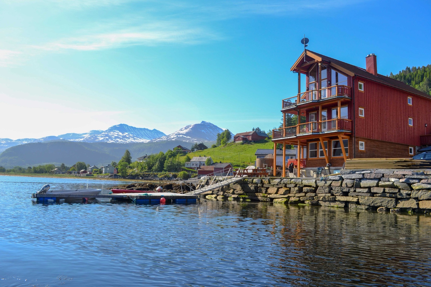 Todalen Brygge sett fra sjøen